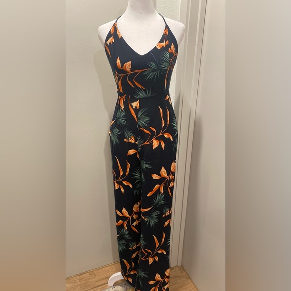 Forever21 F21 Navy Blue Tropical Floral Bird of Paradise Halter Jumpsuit - S - Picture 1 of 12